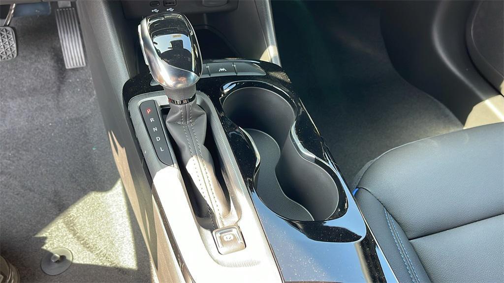 new 2025 Buick Envista car, priced at $26,835