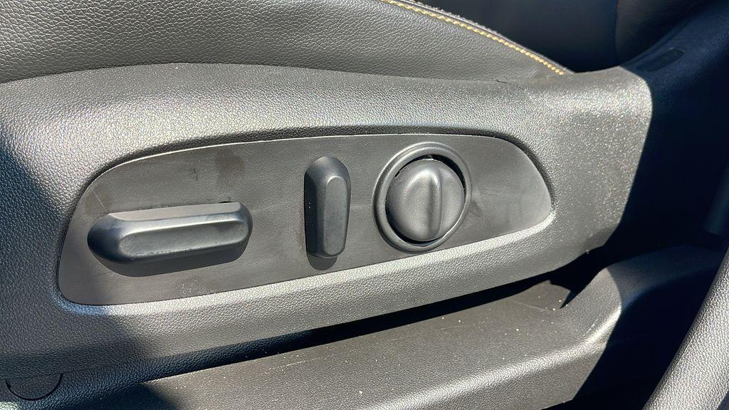 used 2021 Chevrolet Equinox car, priced at $18,995