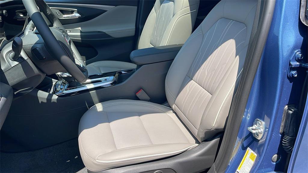 new 2025 Buick Envista car, priced at $30,335