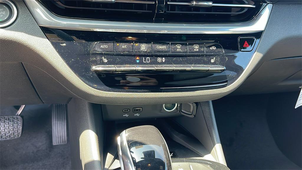 new 2025 Buick Envista car, priced at $30,335