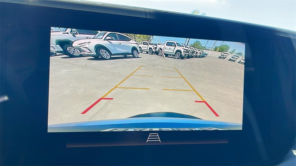 new 2025 Buick Envista car, priced at $25,995