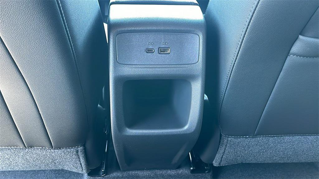 new 2025 Buick Envista car, priced at $25,785