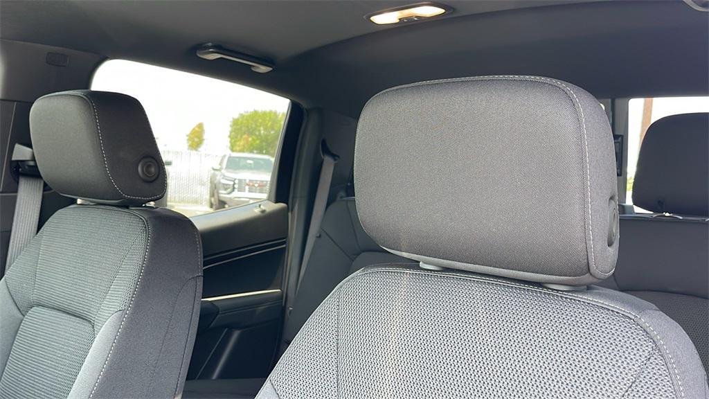 new 2025 GMC Canyon car, priced at $39,995