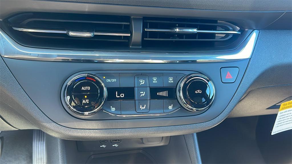 new 2025 Buick Envista car, priced at $24,995