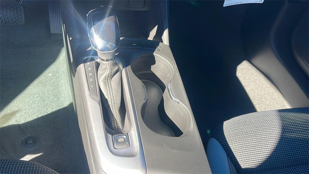 new 2025 Buick Envista car, priced at $24,995