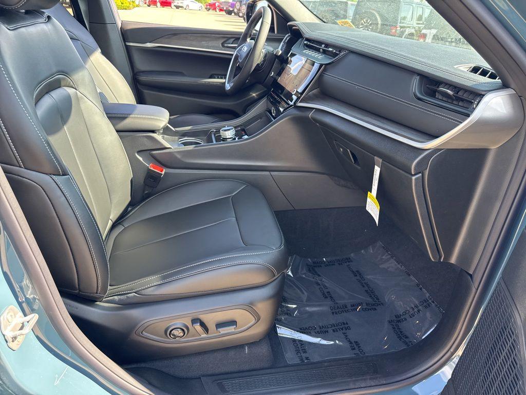 new 2026 Jeep Grand Cherokee L car, priced at $42,509