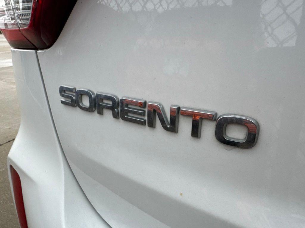 used 2015 Kia Sorento car, priced at $7,999
