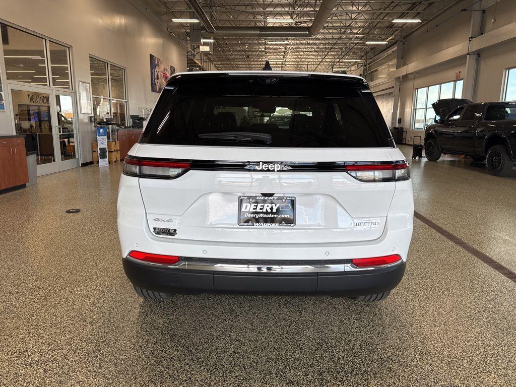 new 2025 Jeep Grand Cherokee car, priced at $45,245