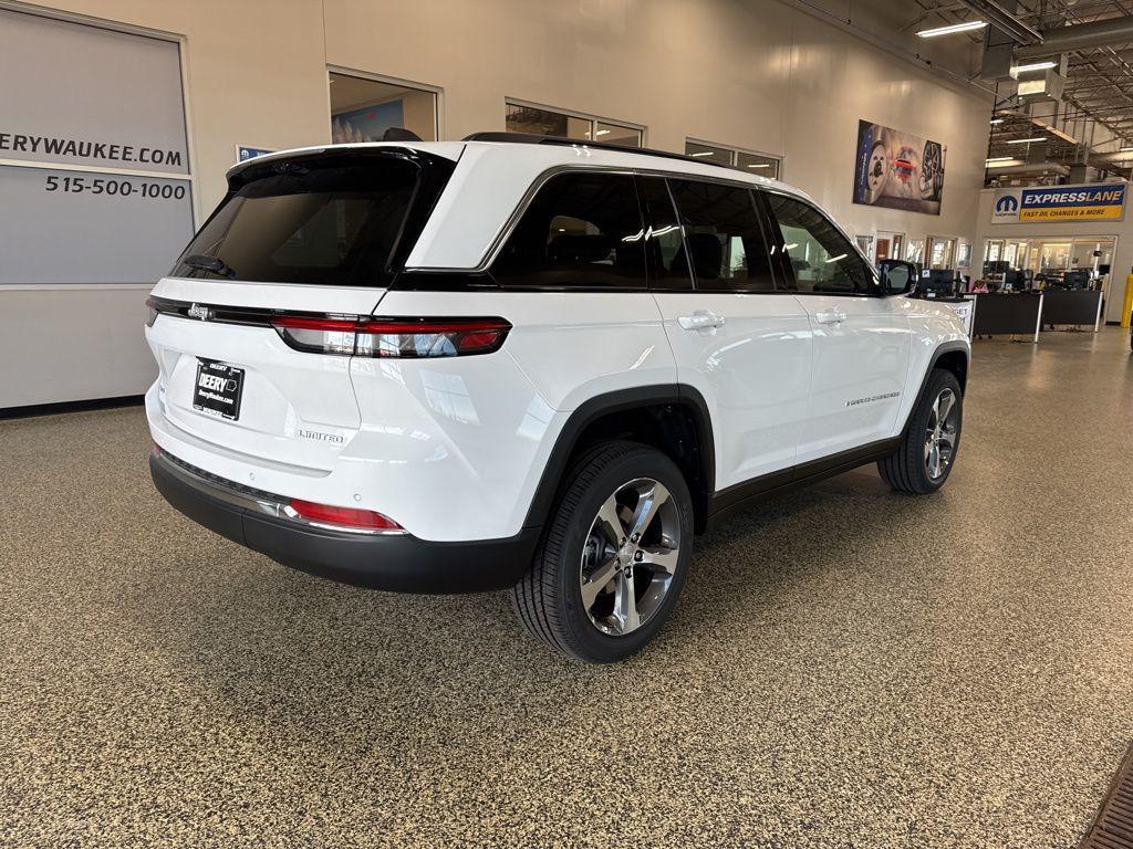 new 2025 Jeep Grand Cherokee car, priced at $45,245