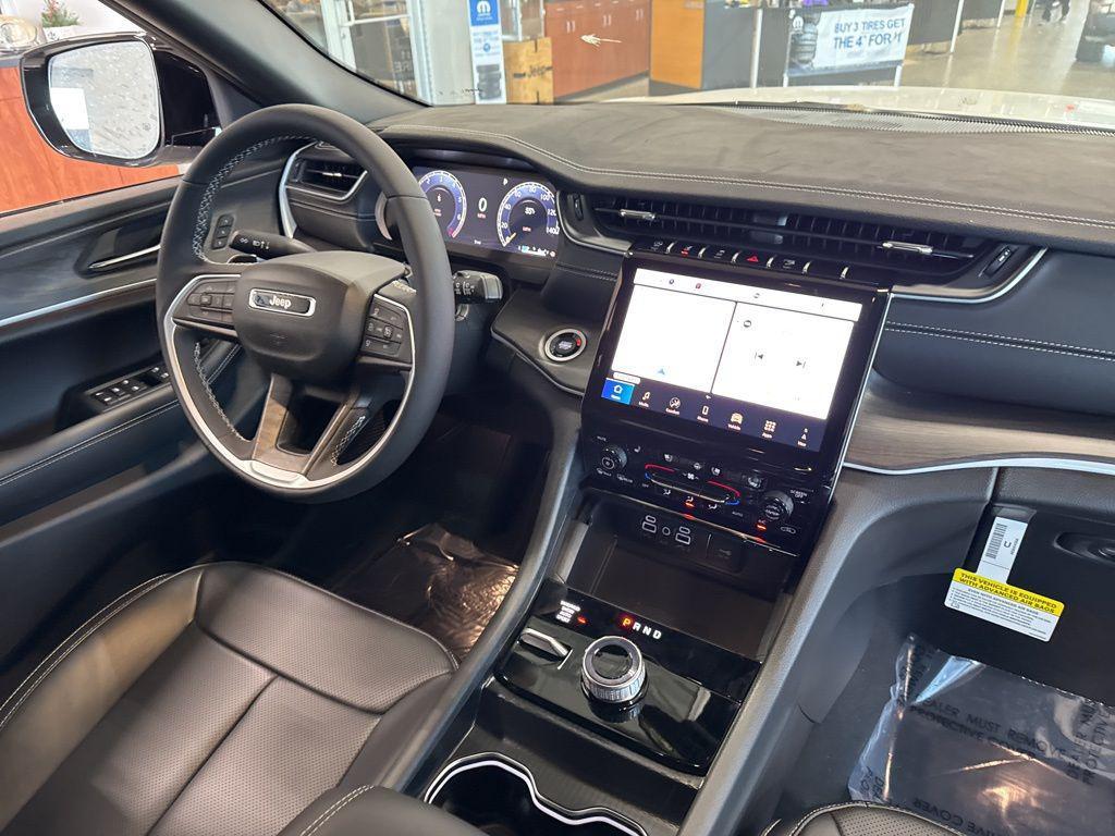 new 2025 Jeep Grand Cherokee car, priced at $45,245