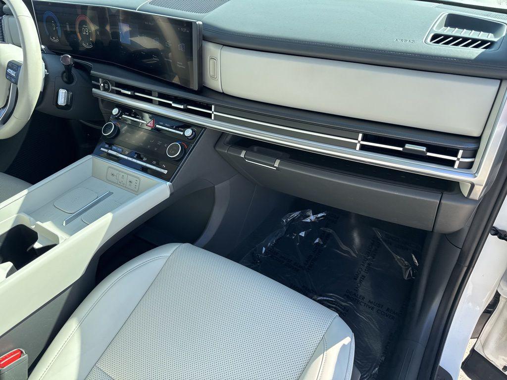 used 2025 Hyundai Santa Fe car, priced at $31,997