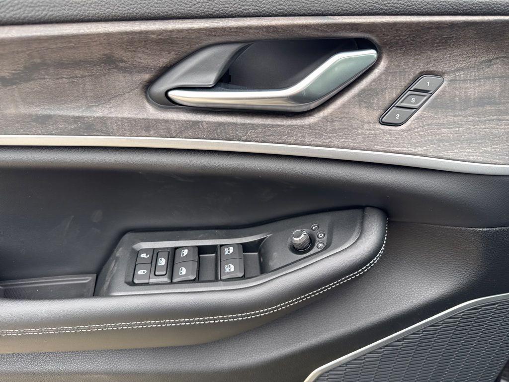 new 2026 Jeep Grand Cherokee L car, priced at $43,945