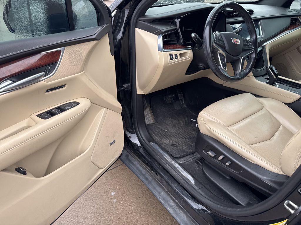 used 2018 Cadillac XT5 car, priced at $16,999