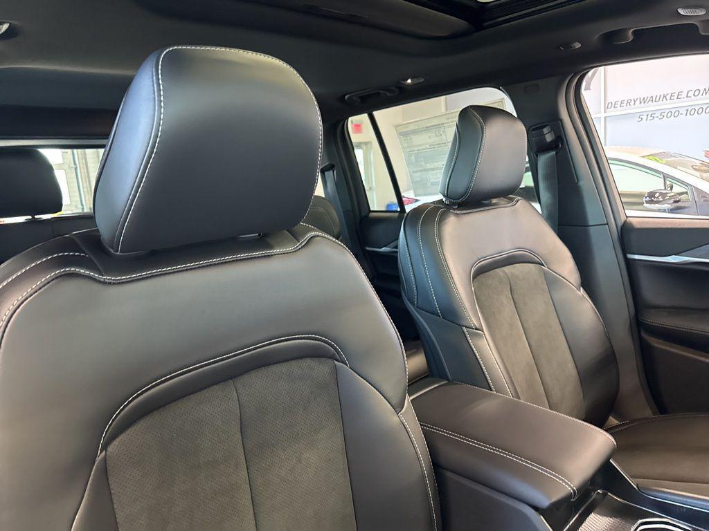 new 2026 Jeep Grand Cherokee car, priced at $45,456