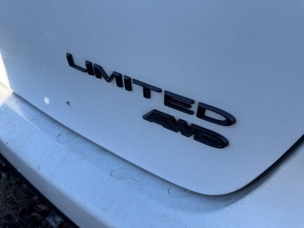 used 2022 Chrysler Pacifica car, priced at $35,137