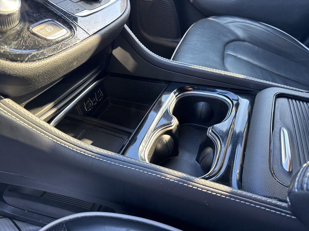 used 2022 Chrysler Pacifica car, priced at $35,137