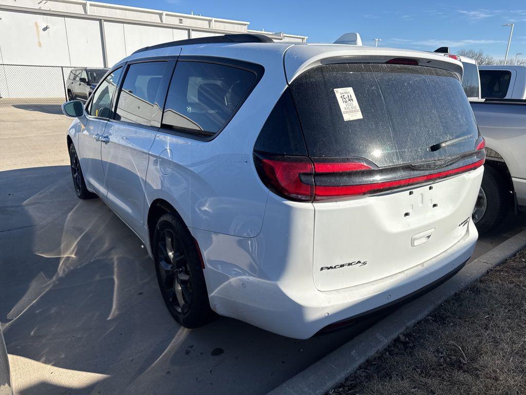 used 2022 Chrysler Pacifica car, priced at $35,137