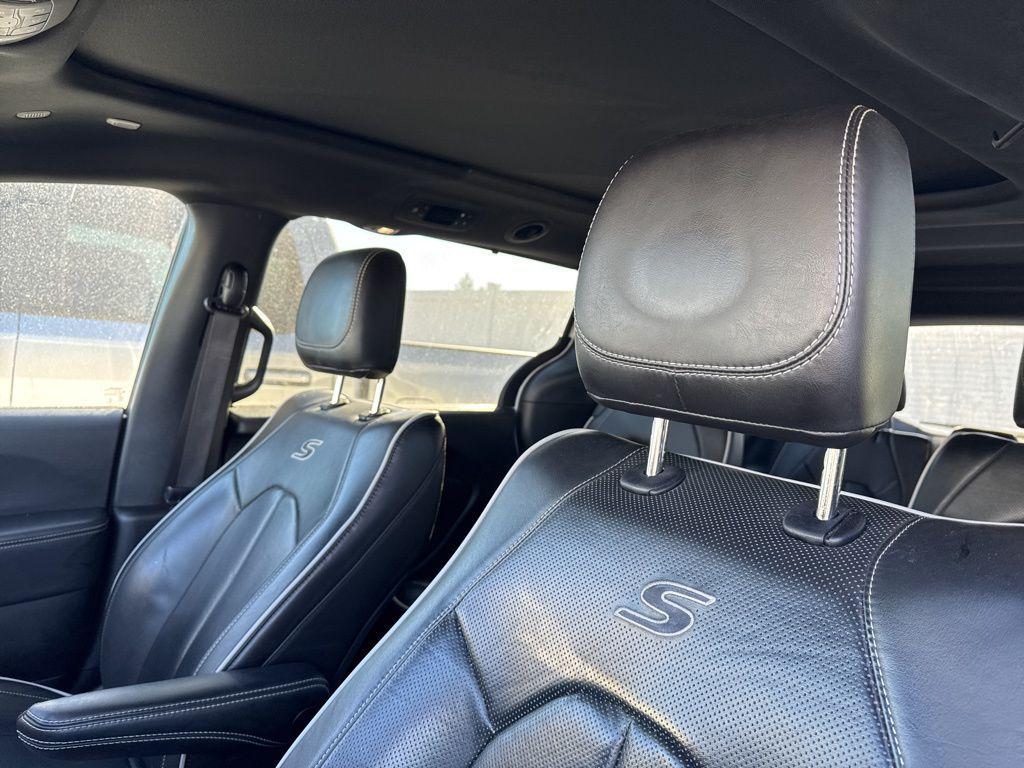 used 2022 Chrysler Pacifica car, priced at $35,137