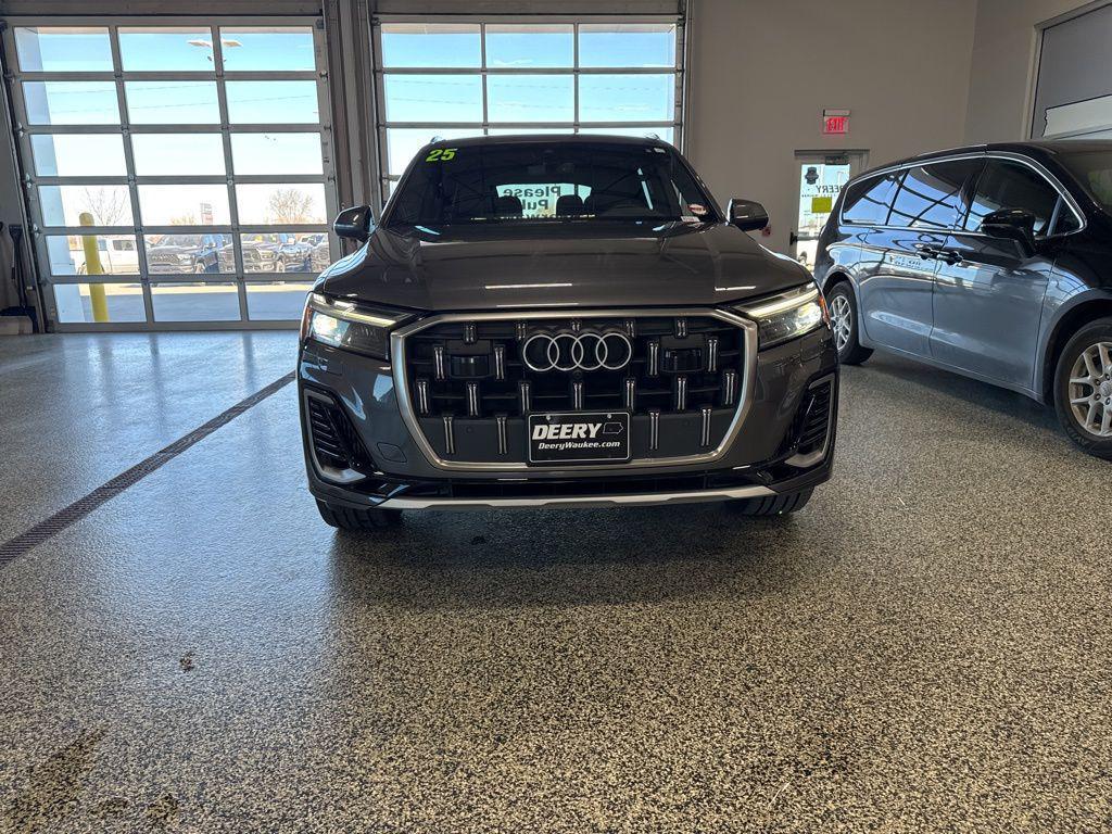 used 2025 Audi Q7 car, priced at $44,977