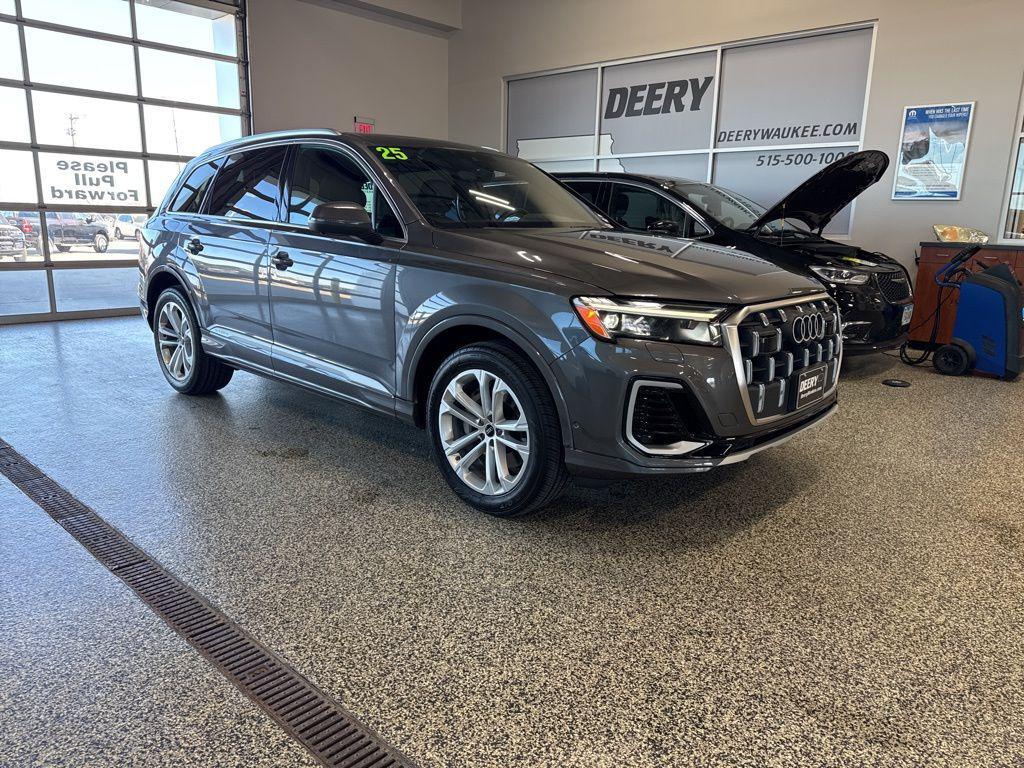 used 2025 Audi Q7 car, priced at $44,977