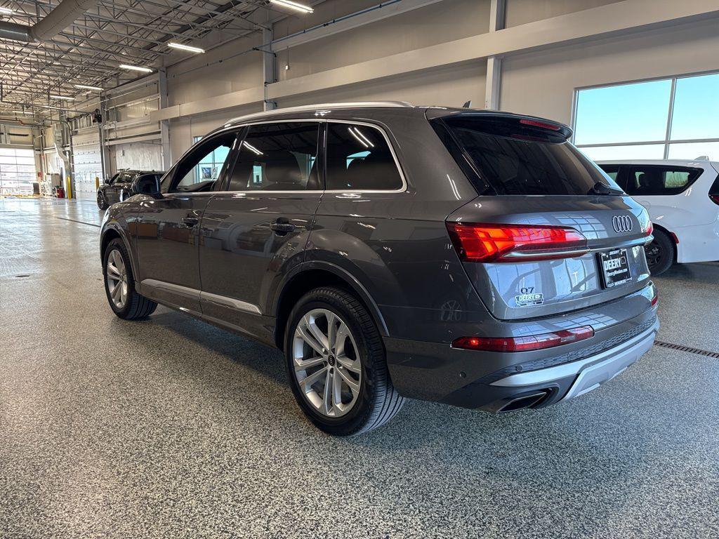 used 2025 Audi Q7 car, priced at $44,977