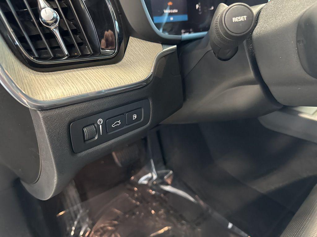 used 2022 Volvo XC60 Recharge Plug-In Hybrid car, priced at $25,929