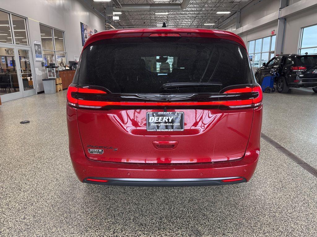 new 2026 Chrysler Pacifica car, priced at $43,967
