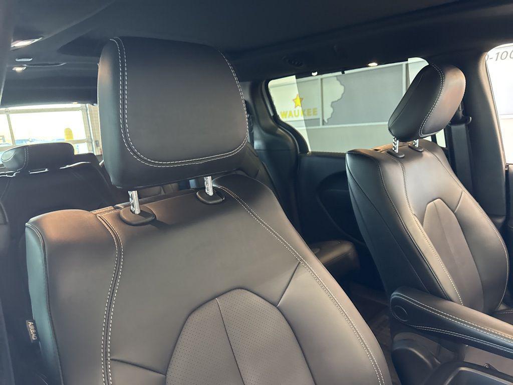 new 2025 Chrysler Pacifica car, priced at $47,561