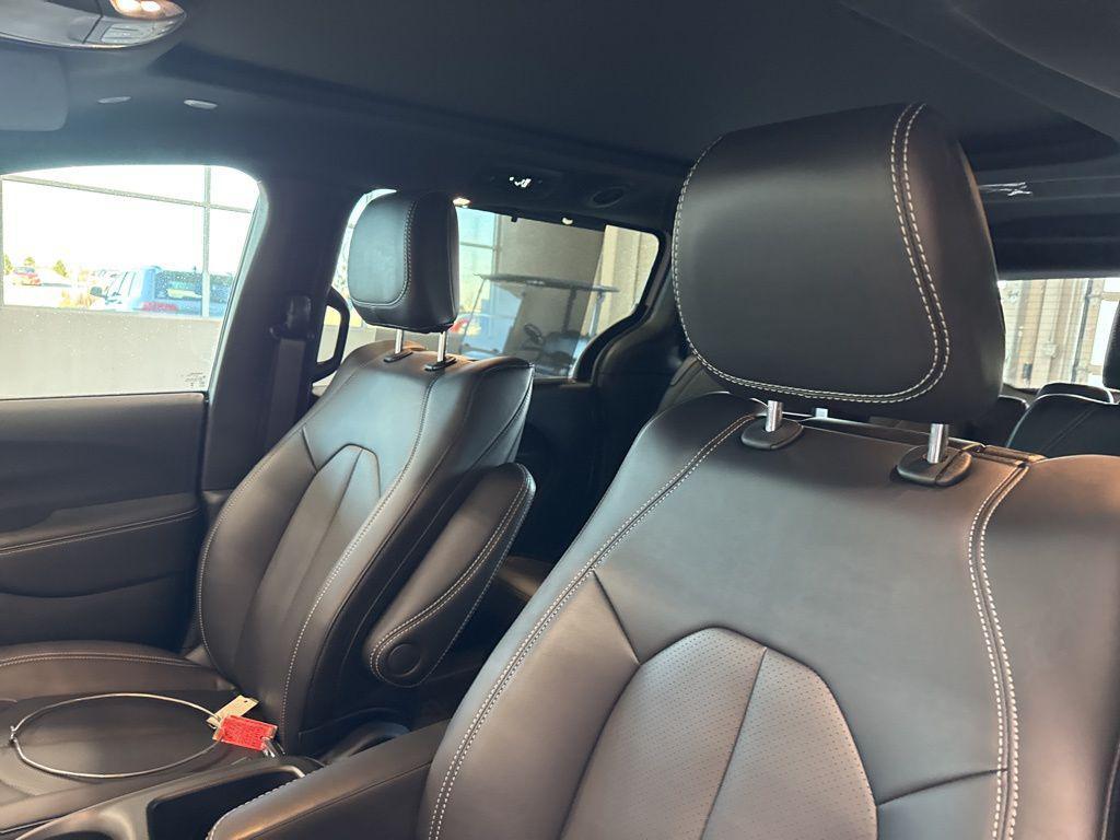 new 2025 Chrysler Pacifica car, priced at $47,561
