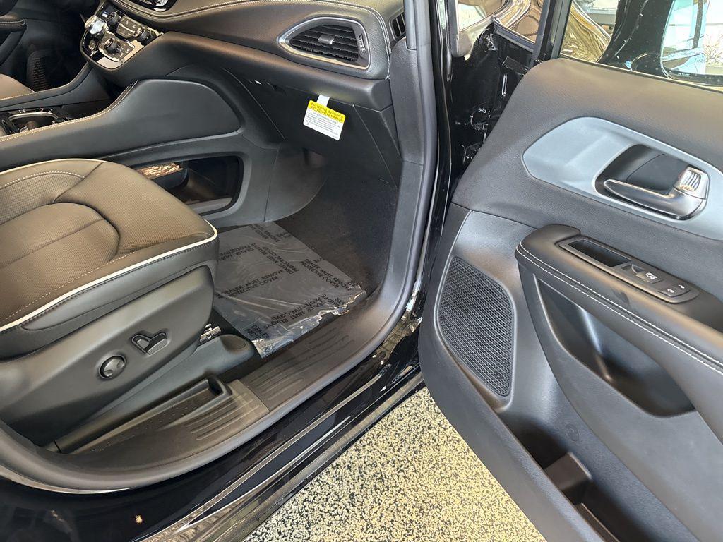 new 2026 Chrysler Pacifica car, priced at $46,761