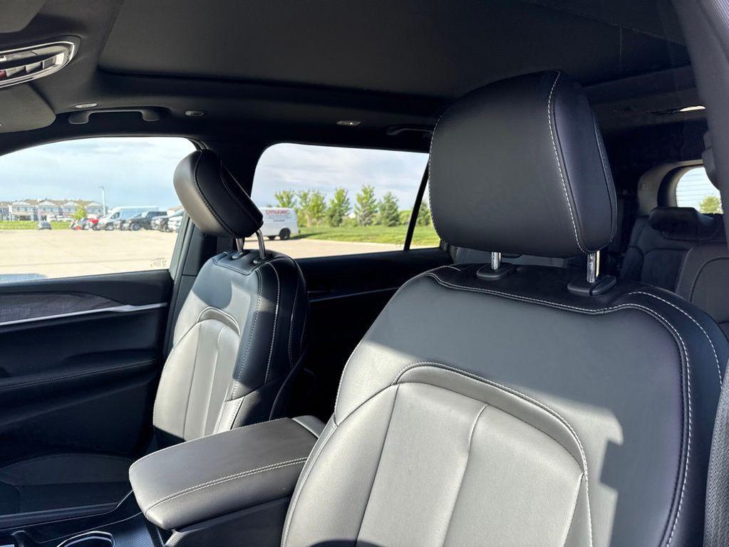 new 2026 Jeep Grand Cherokee L car, priced at $45,945
