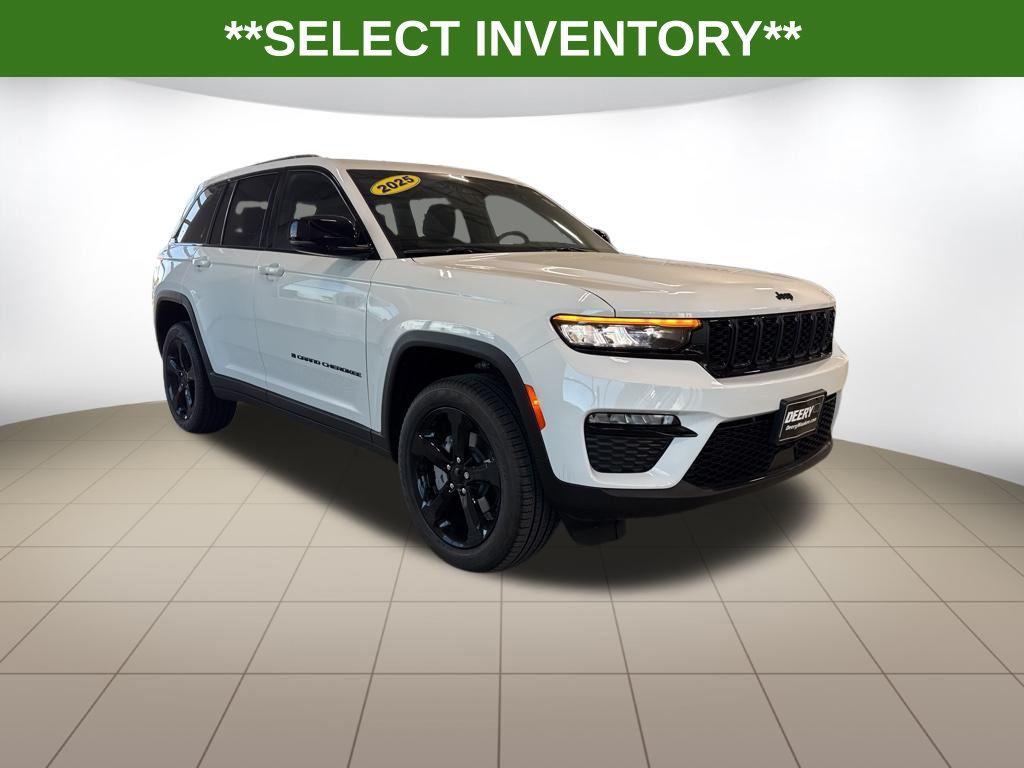 new 2025 Jeep Grand Cherokee car, priced at $43,672