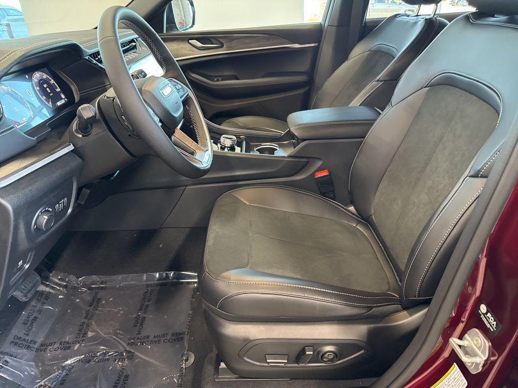 new 2026 Jeep Grand Cherokee car, priced at $40,170