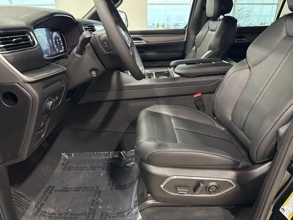 new 2026 Jeep Grand Wagoneer L car, priced at $73,402