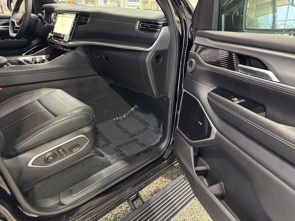 new 2026 Jeep Grand Wagoneer L car, priced at $73,402