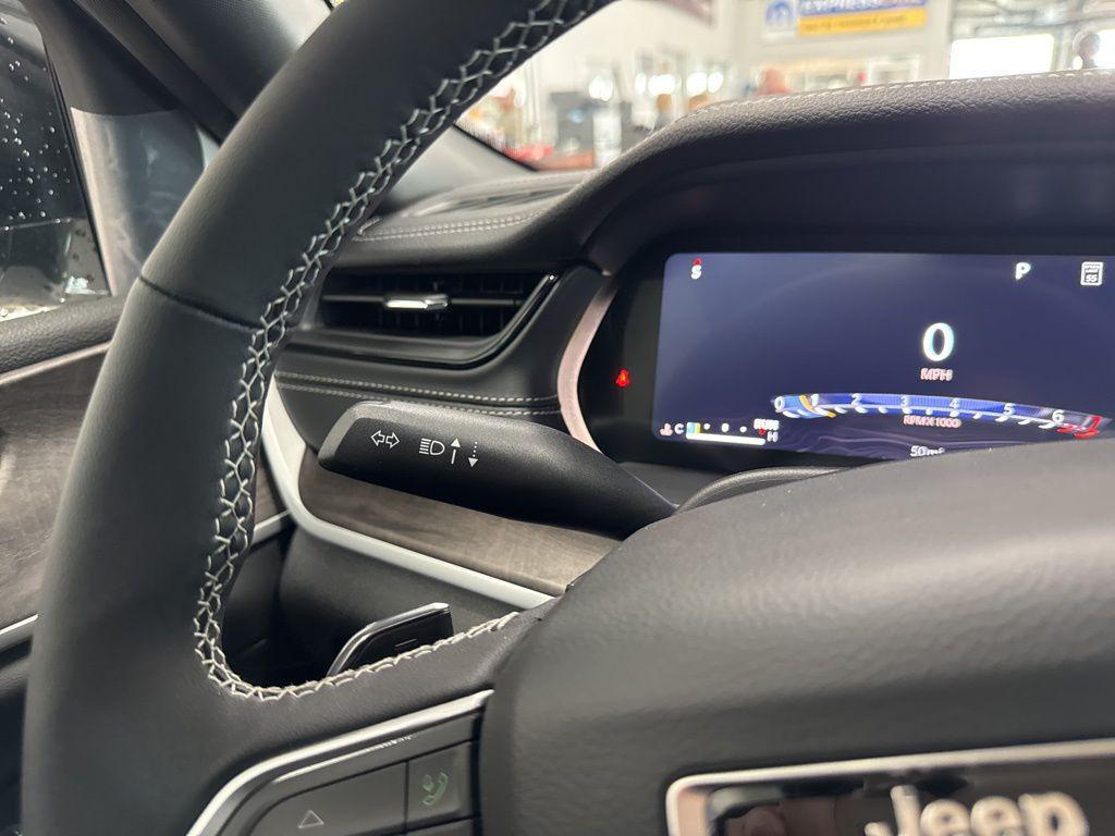 new 2026 Jeep Grand Cherokee car, priced at $38,170