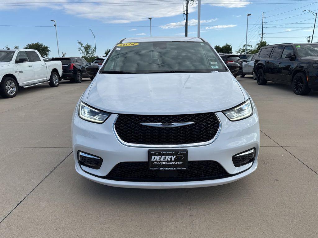 used 2024 Chrysler Pacifica car, priced at $28,999