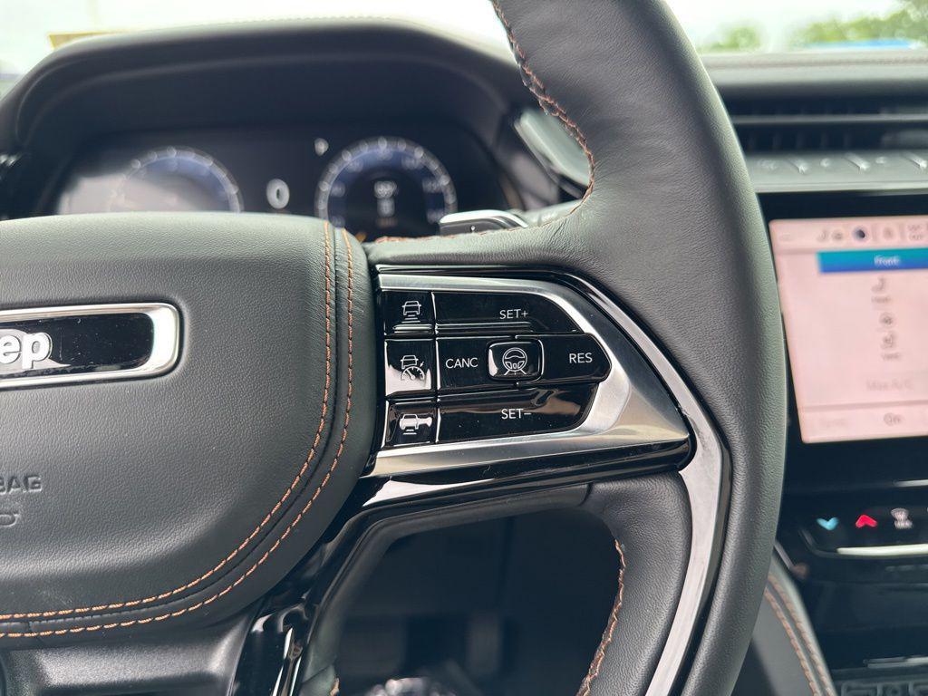 new 2026 Jeep Grand Cherokee car, priced at $55,443
