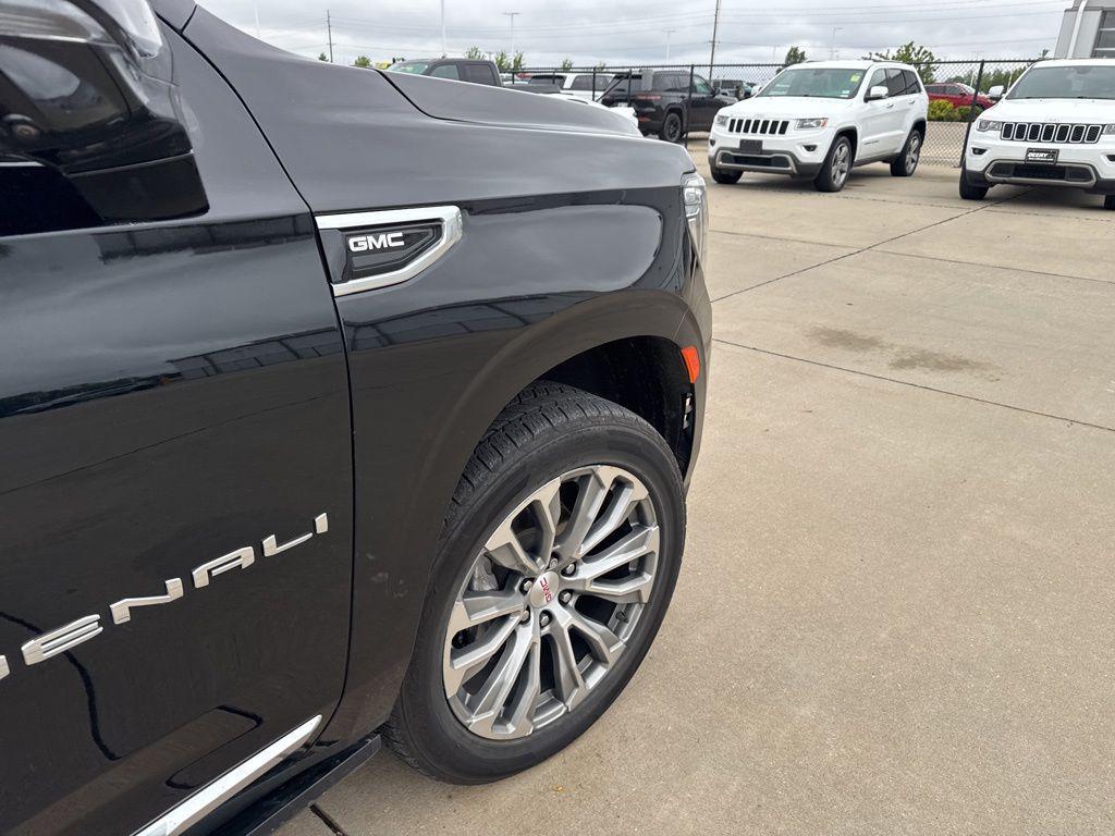 used 2021 GMC Yukon car, priced at $43,199