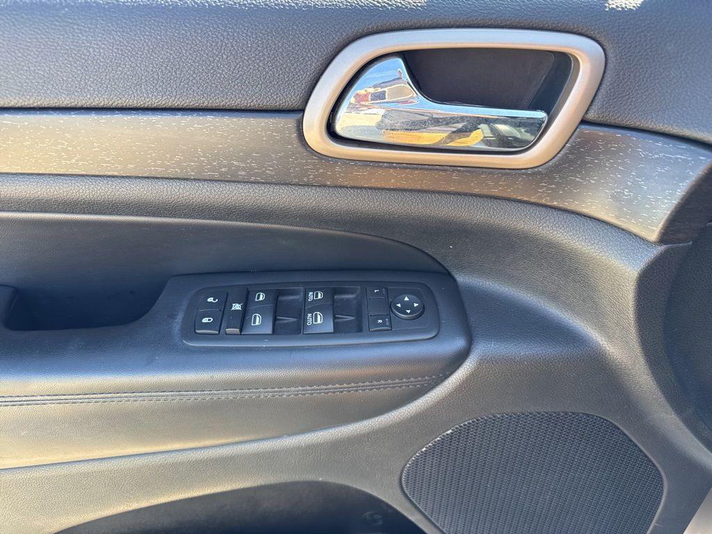 used 2015 Jeep Grand Cherokee car, priced at $12,999