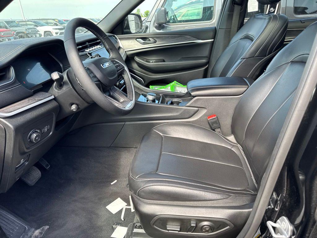 used 2025 Jeep Grand Cherokee L car, priced at $40,339