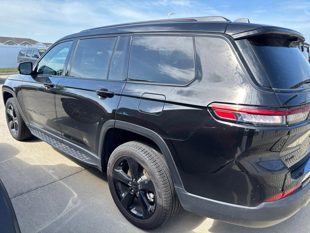 used 2025 Jeep Grand Cherokee L car, priced at $40,339