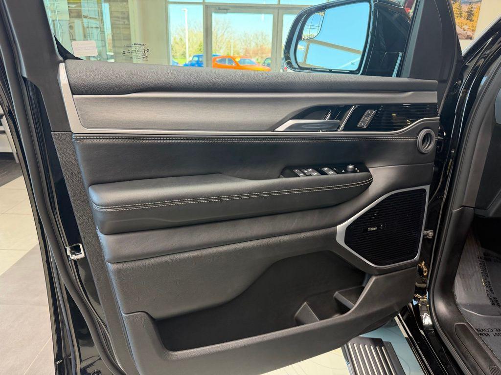 new 2026 Jeep Grand Wagoneer car, priced at $77,167