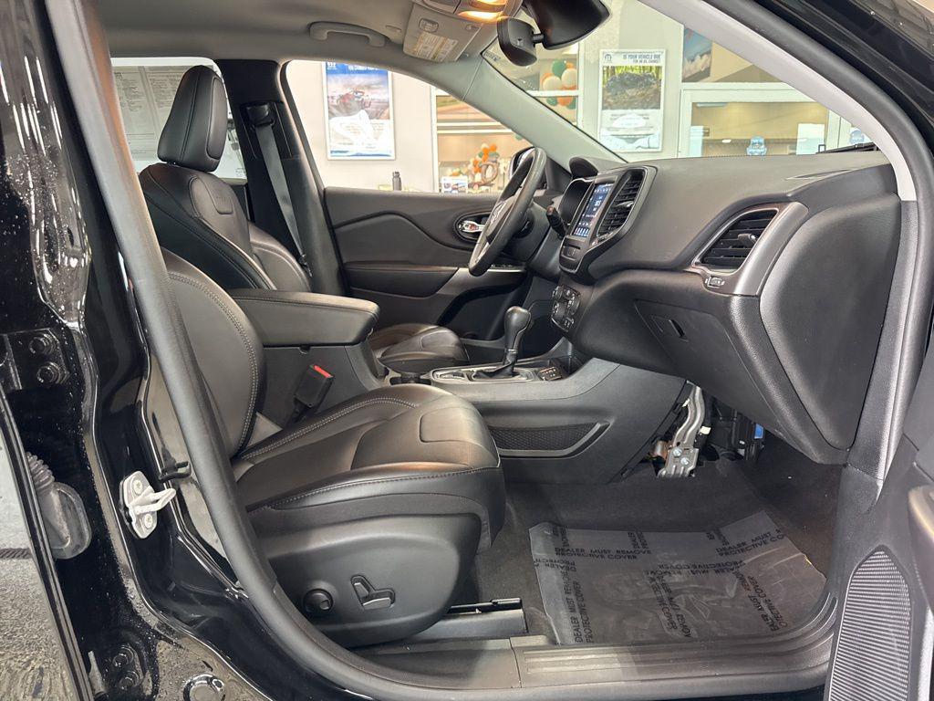 used 2022 Jeep Cherokee car, priced at $20,989