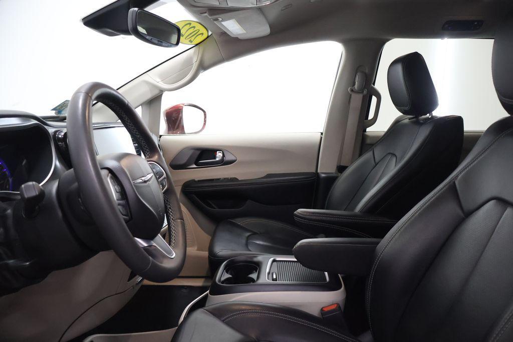 used 2022 Chrysler Pacifica car