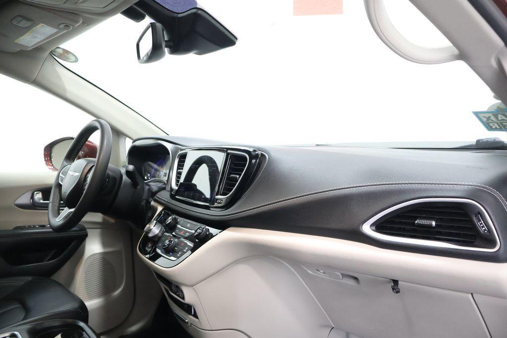 used 2022 Chrysler Pacifica car