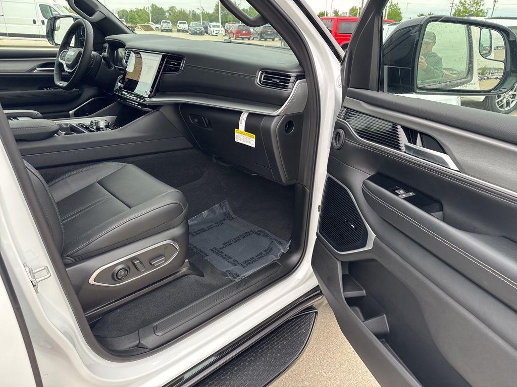 new 2026 Jeep Grand Wagoneer car, priced at $69,778