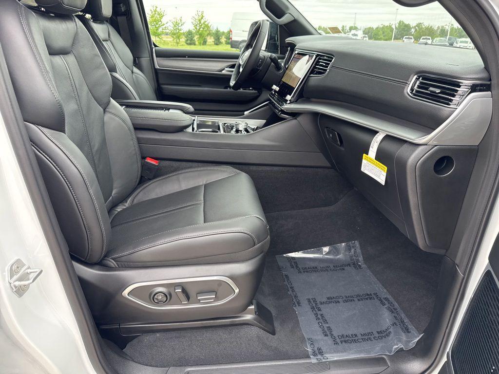 new 2026 Jeep Grand Wagoneer car, priced at $69,778