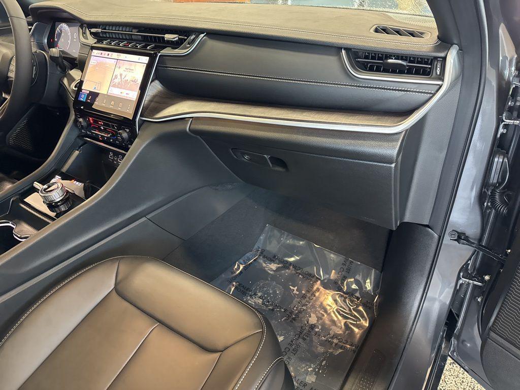 new 2025 Jeep Grand Cherokee car, priced at $45,745