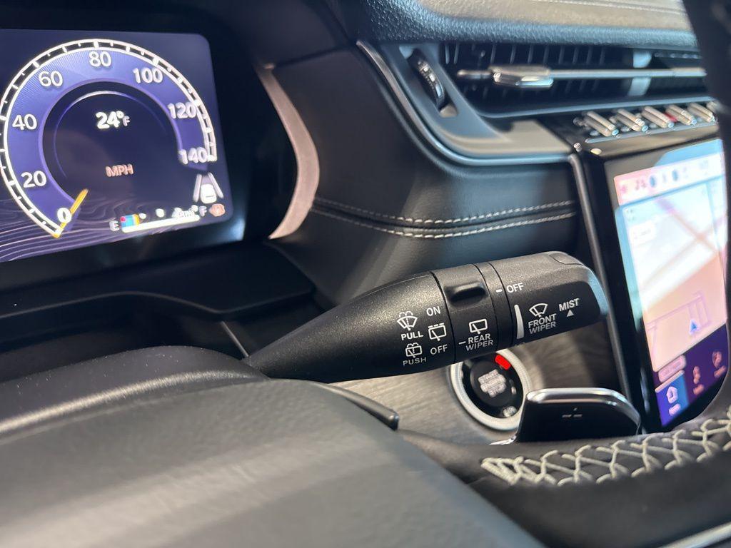 new 2025 Jeep Grand Cherokee car, priced at $45,745